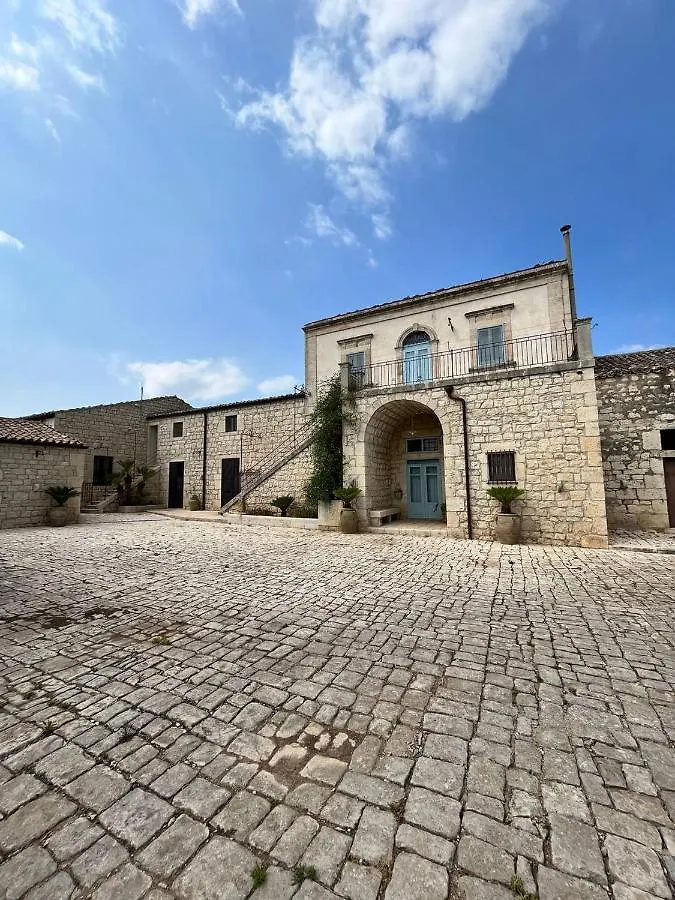 Villa Sike Modica 0*,